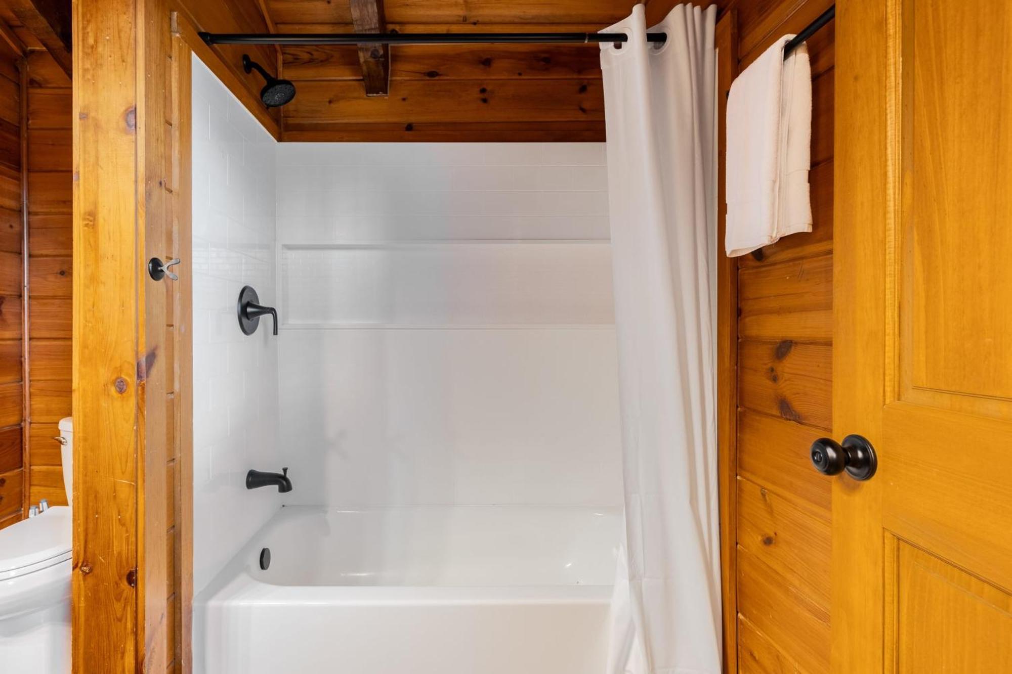Dudley II By Avantstay Comfortable Cabin W Hot Tub Views Pigeon Forge Exterior photo